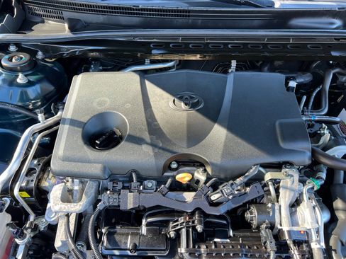 Used 2018 Toyota Camry LE image 33