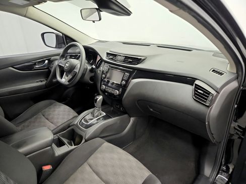 Used 2020 Nissan Rogue Sport SV FWD image 26