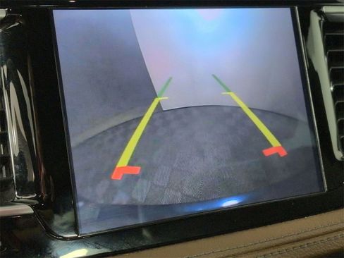 Used 2020 Chrysler Pacifica Limited image 15