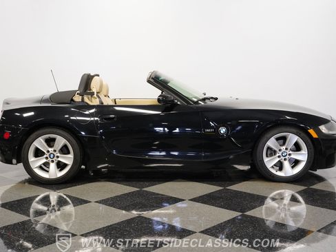 Used 2006 BMW Z4 3.0i RWD image 15