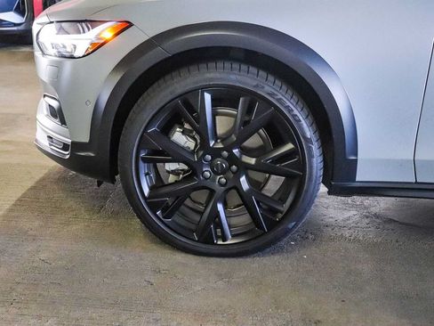 Used 2024 Volvo V90 B6 Cross Country Ultimate w/ Protection Package Premier AWD/4WD image 9