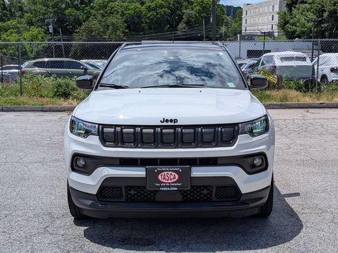 Used 2022 Jeep Compass Latitude w/ Sun and Sound Group AWD/4WD image 10