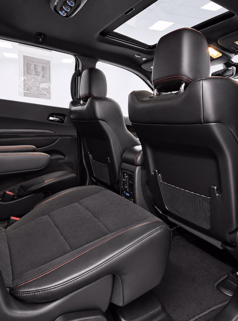 Used 2023 Dodge Durango R/T w/ Tow 'N Go Package AWD/4WD image 24