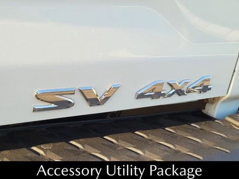 Used 2024 Nissan Titan SV w/ Accessory Utility Package image 11