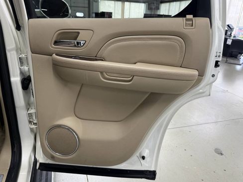 Used 2009 Cadillac Escalade AWD image 14