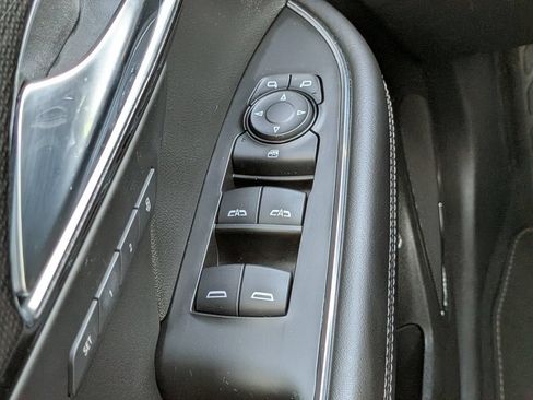 Used 2022 Buick Envision Essence w/ Technology Package I FWD image 27