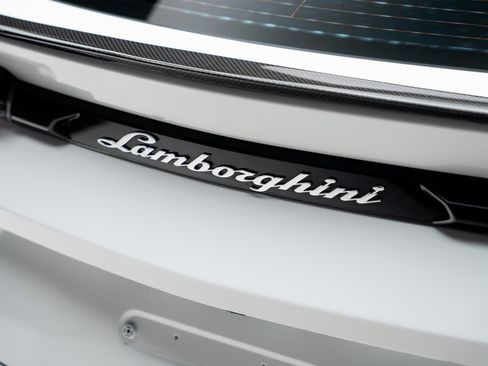 Used 2022 Lamborghini Urus image 29