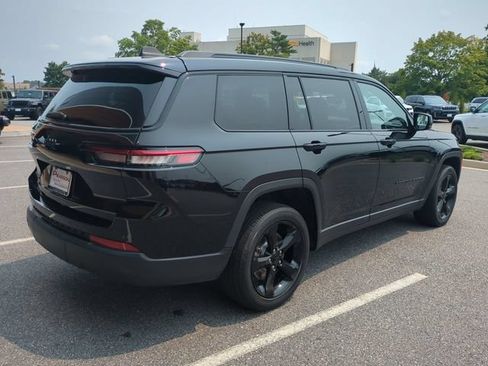 Used 2023 Jeep Grand Cherokee L Laredo AWD/4WD image 4
