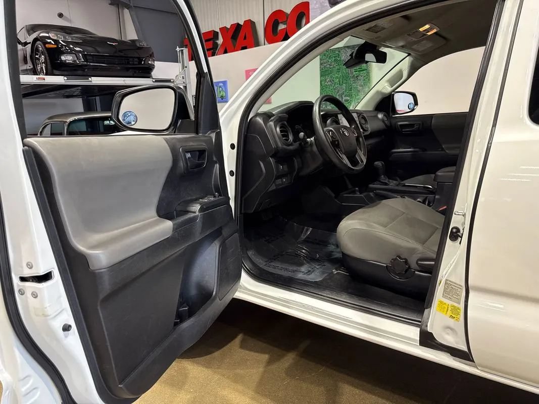 Used 2022 Toyota Tacoma SR AWD/4WD image 95