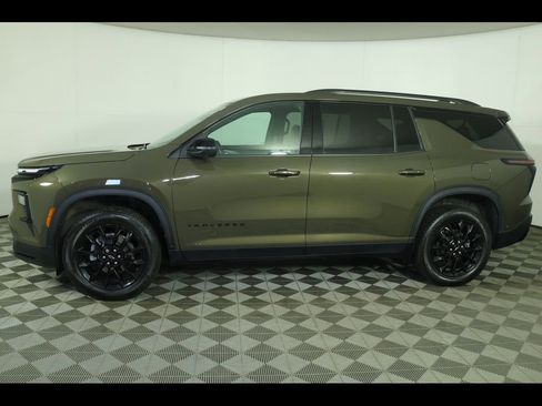 Used 2024 Chevrolet Traverse LT w/ Enhanced Driving Package FWD image 34
