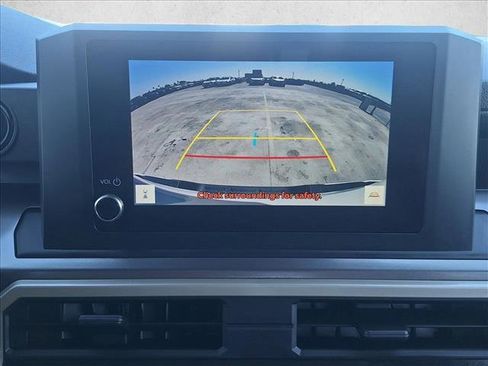 Certified 2025 Toyota Tacoma SR5 w/ SR5 Upgrade Package AWD/4WD image 12