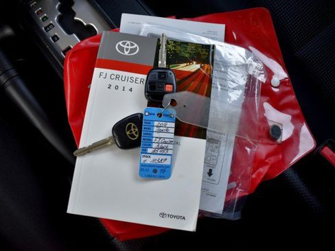 Used 2014 Toyota FJ Cruiser 4WD w/ Convenience Package image 29