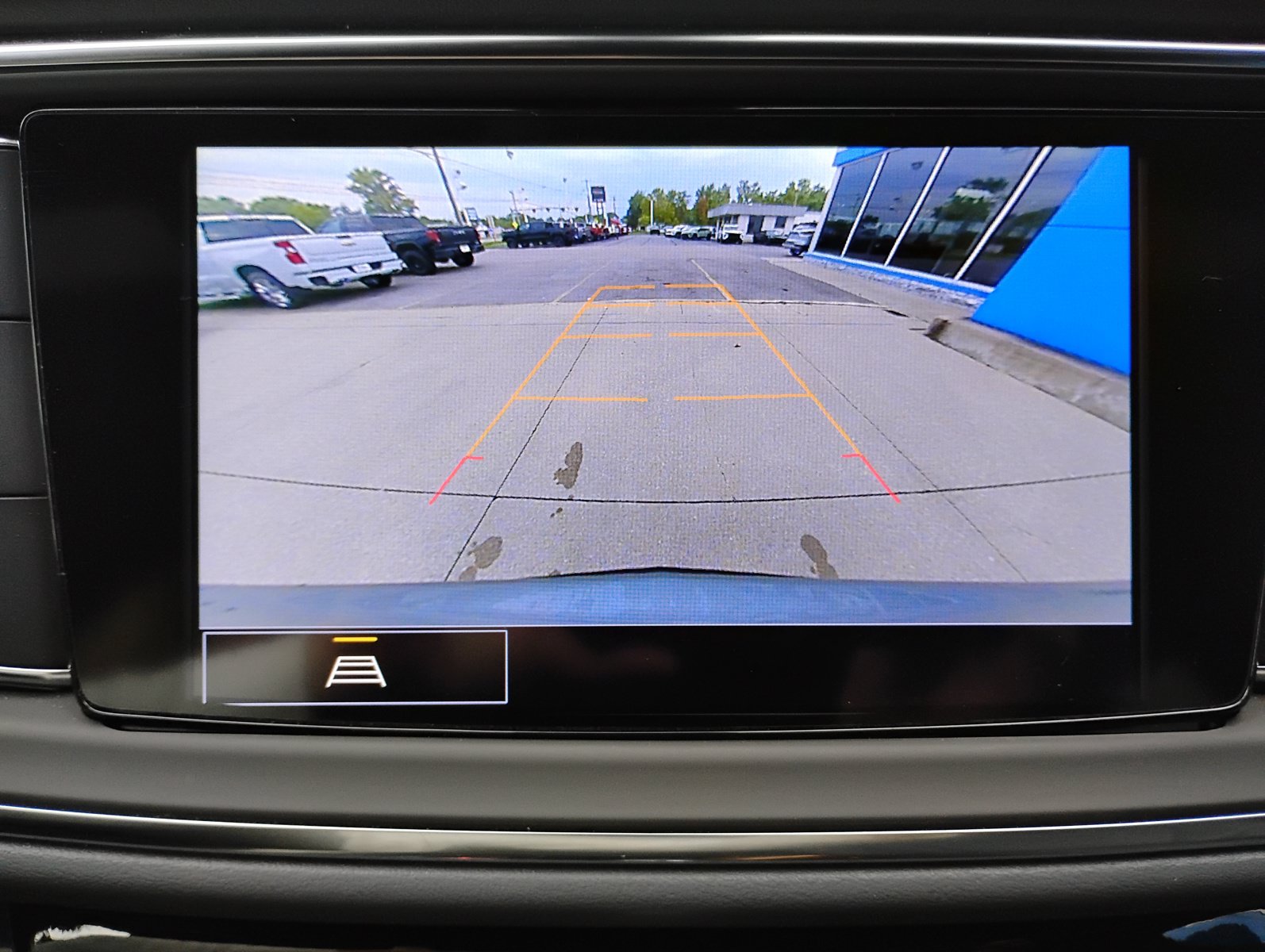 Used 2023 Buick Enclave Essence AWD/4WD image 18