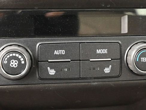 Used 2019 GMC Acadia Denali w/ Technology Package FWD image 18