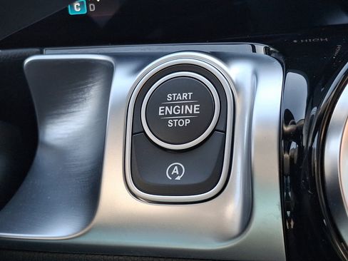 Certified 2024 Mercedes-Benz GLB 250 4MATIC image 23