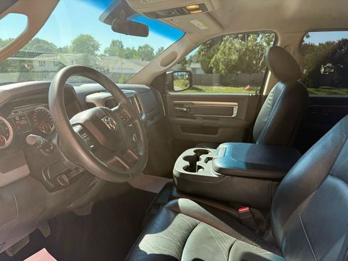 Used 2018 RAM 1500 Classic SLT AWD/4WD image 25