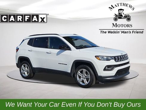 Used 2024 Jeep Compass Latitude AWD/4WD image 1