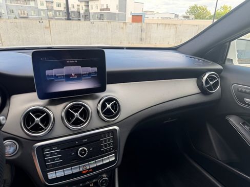 Used 2019 Mercedes-Benz GLA 250 4MATIC image 15