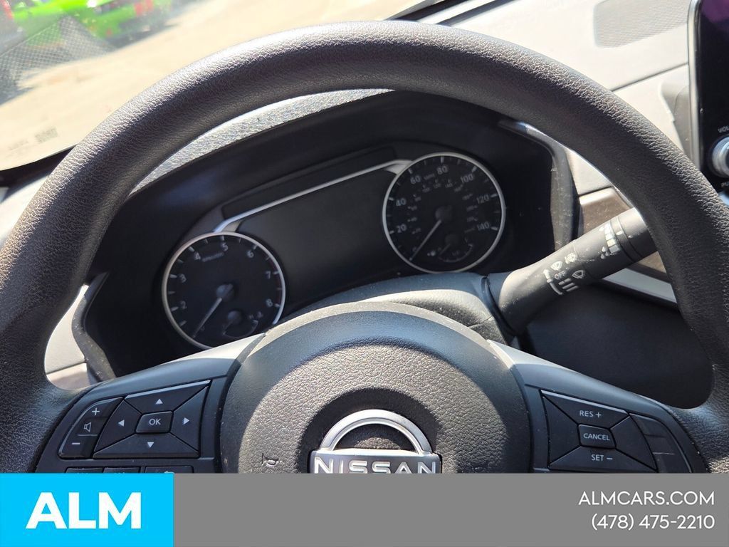 Used 2025 Nissan Altima 2.5 SV FWD image 23