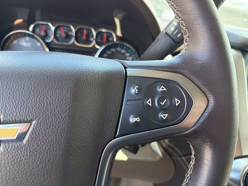 Used 2020 Chevrolet Suburban LT RWD image 26