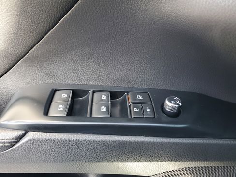 Used 2019 Toyota Camry XSE image 27