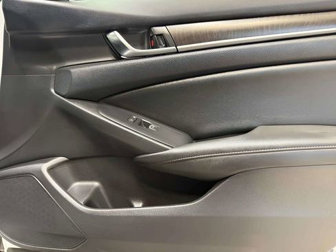 Used 2020 Honda Accord Touring image 9