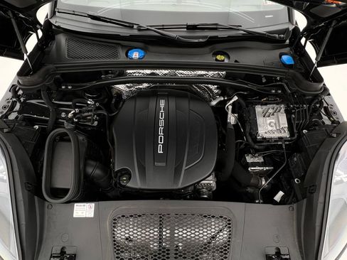 Used 2021 Porsche Macan image 25