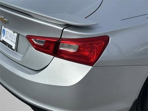 Used 2020 Chevrolet Malibu LS image 35