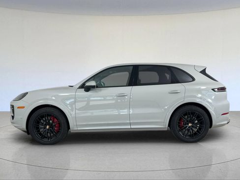 Certified 2026 Porsche Cayenne S AWD/4WD image 2