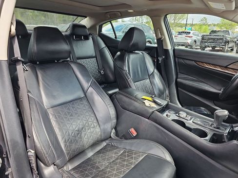 Used 2017 Nissan Maxima Platinum FWD image 13