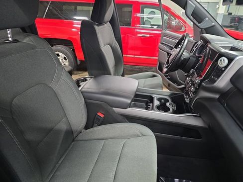 Used 2022 RAM 1500 Big Horn AWD/4WD image 12