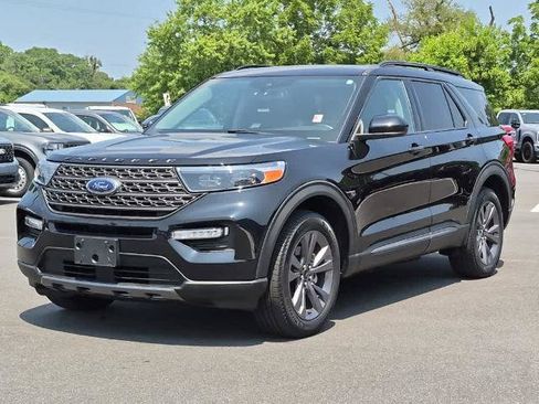 Certified 2023 Ford Explorer XLT w/ Equipment Group 202A AWD/4WD image 1