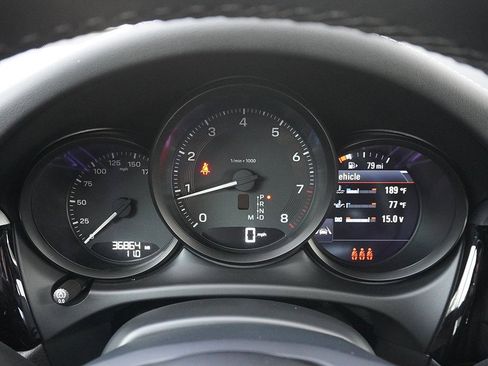 Used 2022 Porsche Macan image 45