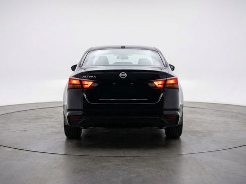 Used 2025 Nissan Altima 2.5 SV FWD image 7