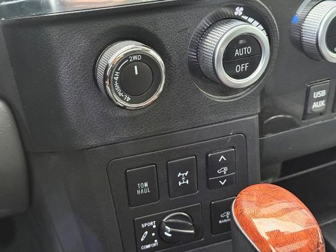 Used 2019 Toyota Sequoia Platinum image 32