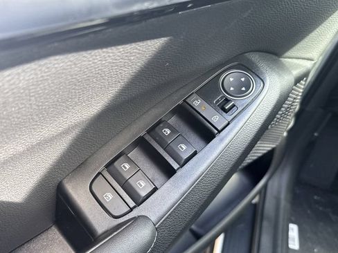 New 2026 Kia Seltos S FWD image 21