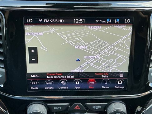 Used 2020 Jeep Grand Cherokee Overland AWD/4WD image 25