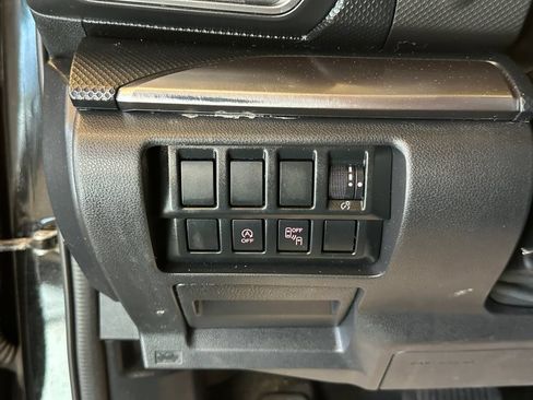 Used 2020 Subaru Forester Premium w/ Popular Package #1 AWD/4WD image 18