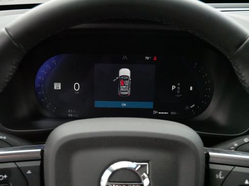 Used 2025 Volvo XC40 B5 Plus AWD/4WD image 21