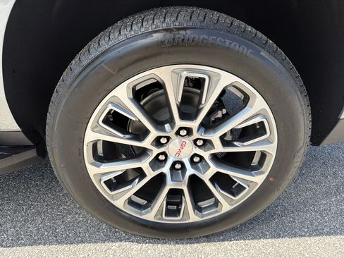 New 2026 GMC Yukon XL Denali w/ Advanced Technology Package AWD/4WD image 20