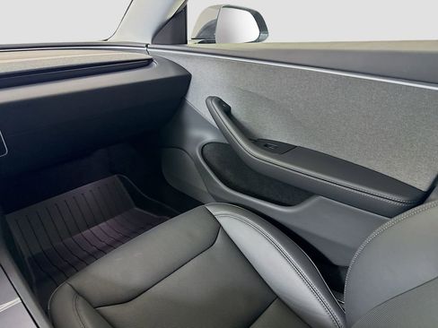 Used 2025 Tesla Model 3 Long Range RWD image 23