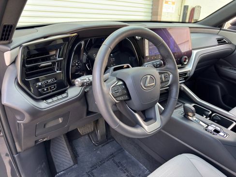 Used 2025 Lexus TX 350 AWD w/ Technology Package image 14