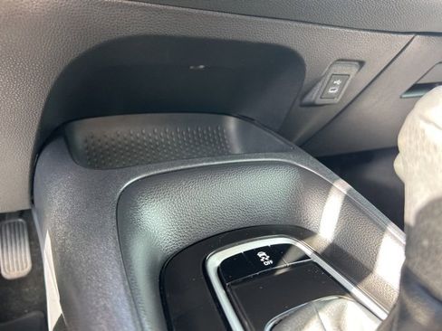 Used 2025 Toyota Corolla LE image 23