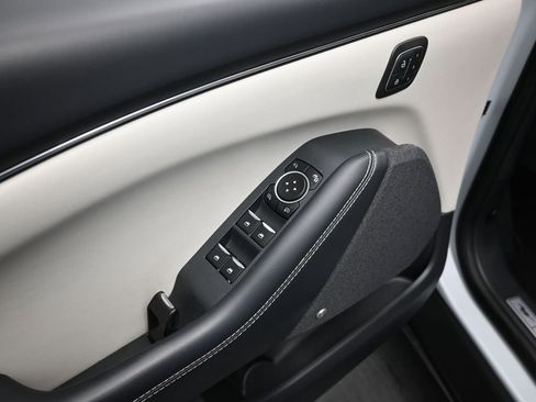 Used 2021 Ford Mustang Mach-E Premium image 11