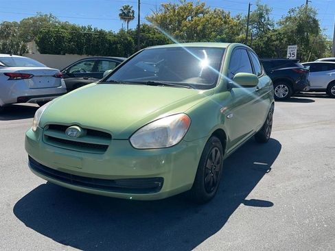 Used 2011 Hyundai Accent GS image 3