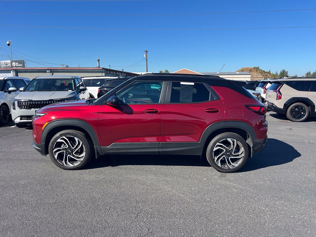 Used 2025 Chevrolet TrailBlazer RS w/ Convenience Package AWD/4WD image 8