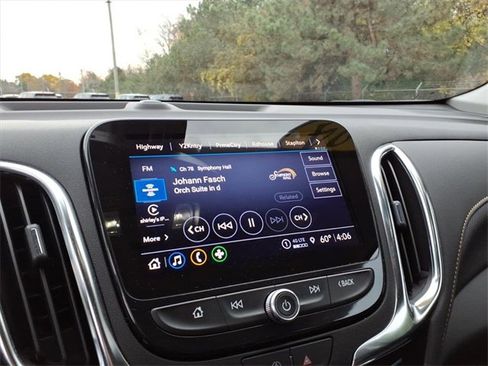 Certified 2024 Chevrolet Equinox Premier image 17