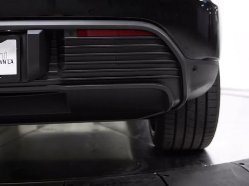 Certified 2025 Porsche Macan 4 Electric AWD/4WD image 20