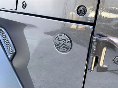 Used 2025 Jeep Wrangler Sport AWD/4WD image 7