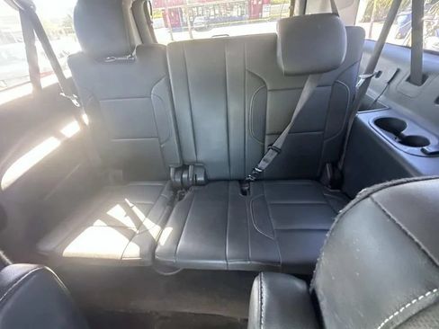 Used 2015 Chevrolet Suburban LTZ RWD image 15